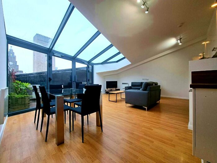3 Bedroom House To Rent In Mann Island, Liverpool, L3