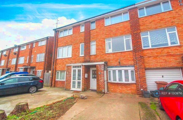 4 Bedroom Terraced House To Rent In Tenby Drive, Luton, LU4