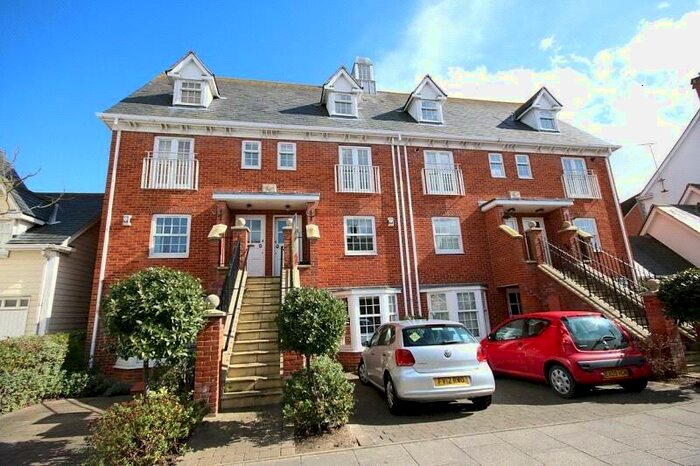 2 Bedroom Maisonette To Rent In Burnell Gate, Chelmsford, CM1