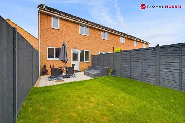 3 Bedroom End Of Terrace House For Sale In Dart Close, St. Ives, Cambridgeshire, PE27
