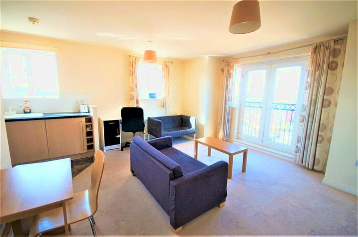 2 Bedroom Flat To Rent In Signet Square, Coventry, CV2
