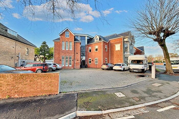 3 Bedroom Flat For Sale In Weymouth, DT4