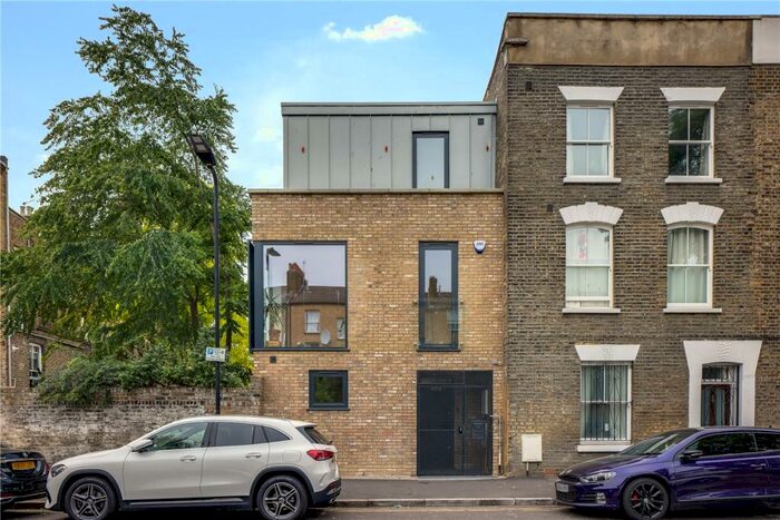 4 Bedroom End Of Terrace House To Rent In Wilton Way, London, E8