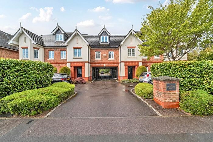 2 Bedroom Flat For Sale In Ascot, Berkshire, SL5