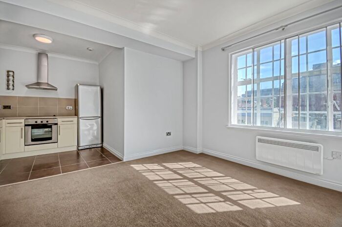 1 Bedroom Flat To Rent In Astral House, Regency Place, London, SW1P