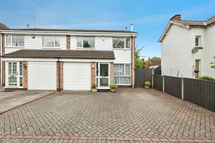 4 Bedroom Semi-Detached House For Sale In Fairfield Road, Hurst Green, Halesowen, B62