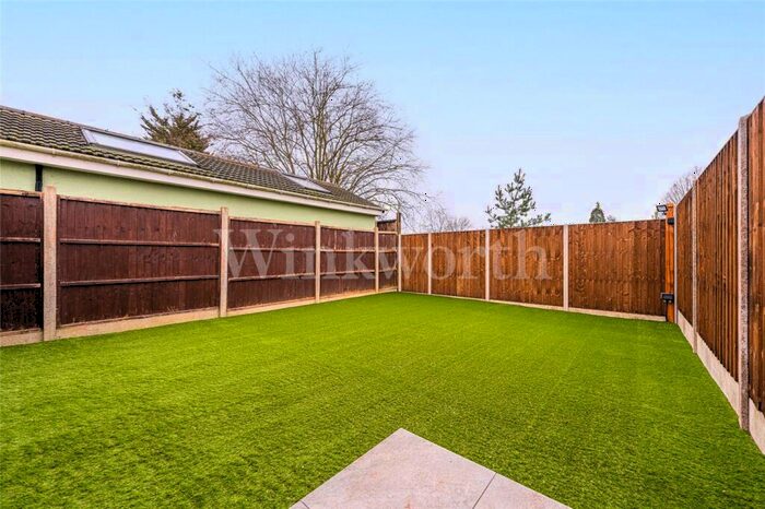 2 Bedroom Apartment To Rent In The Vale, London, NW11