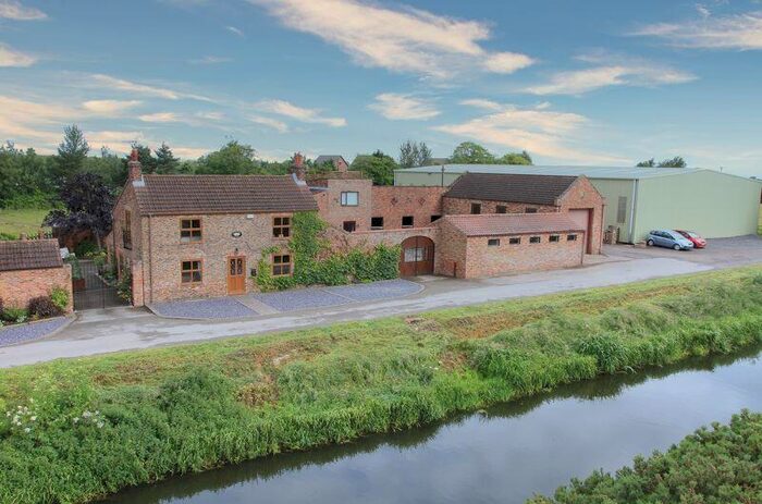 6 Bedroom Detached House For Sale In Sandtoft Road, Belton, DN9