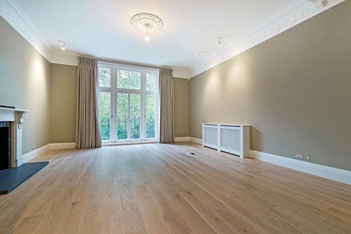 2 Bedroom Flat To Rent In Hans Place, Knightsbridge, London, SW1X
