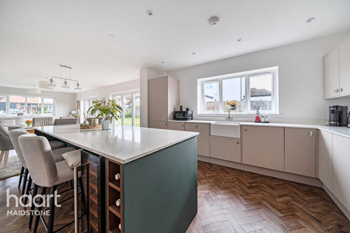 5 Bedroom Detached House For Sale In Pear Tree Lane, Maidstone, ME15