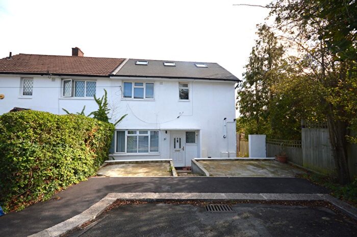 3 Bedroom Flat To Rent In Sycamore Grove, London, NW9