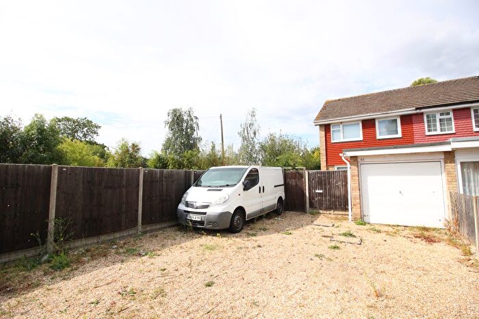 3 Bedroom End Of Terrace House For Sale In Green Lane, Worcester Park, KT4