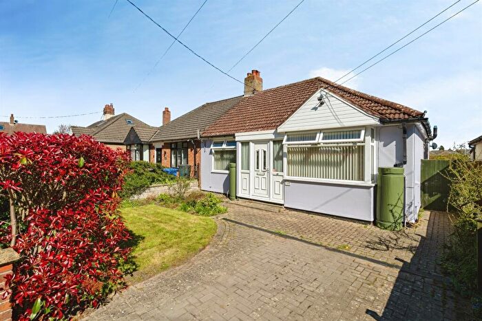 2 Bedroom Semi-Detached Bungalow For Sale In Gorleston Road, Lowestoft, NR32