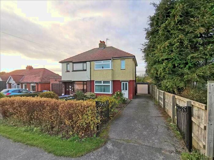 Houses for sale & to rent in YO11 3PN, Cayton Scarborough