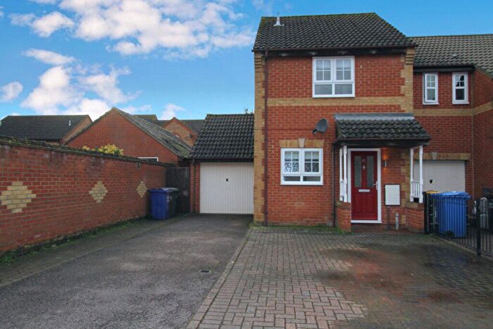 2 Bedroom End Of Terrace House To Rent In Coopers Gate, Banbury, Oxon, OX16