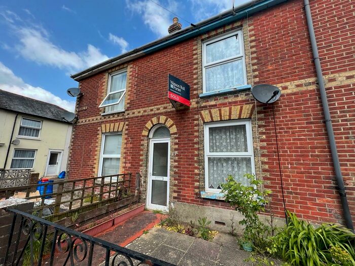 3 Bedroom House To Rent In Chapel Street, Newport, PO30