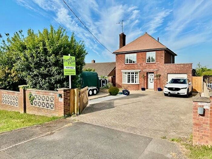 3 Bedroom Detached House For Sale In London Road, NN9