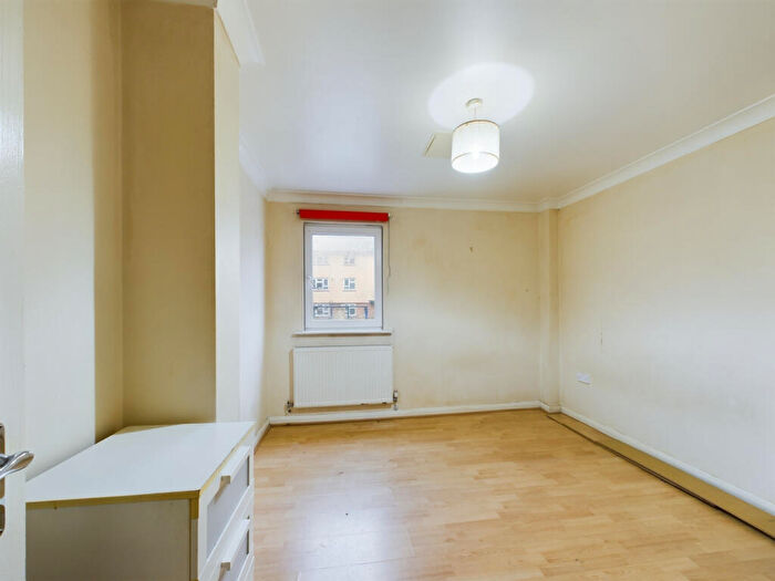 2 Bedroom Flat For Sale In Harbour Ridge, Queen Street, Portsmouth, PO1