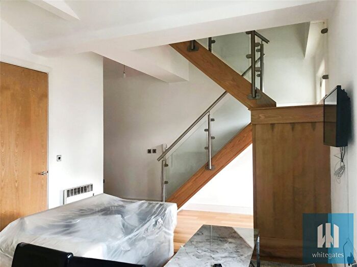 2 Bedroom Flat To Rent In Britannia Buildings, St Peters Street, Huddersfield, HD1