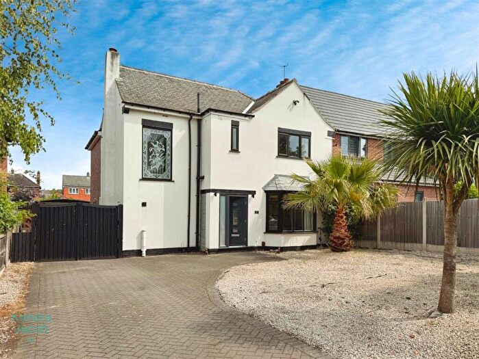 4 Bedroom Detached House For Sale In Thievesdale Lane, Worksop, S81