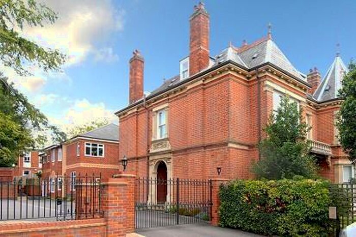 2 Bedroom Apartment To Rent In London Road, High Wycombe, HP11