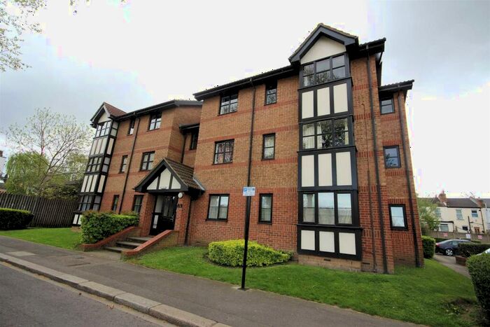 2 Bedroom Flat To Rent In Chamberlain Place, Higham Street, Walthamstow, E17