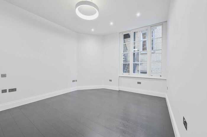3 Bedroom Flat To Rent In Montagu Mansions, Marylebone, London, W1U