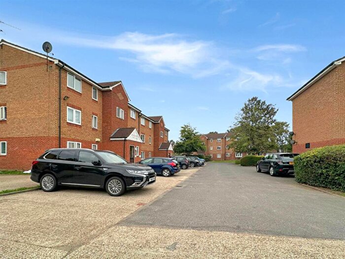 1 Bedroom Flat For Sale In Express Drive, Goodmayes, Ilford, Redbridge, IG3