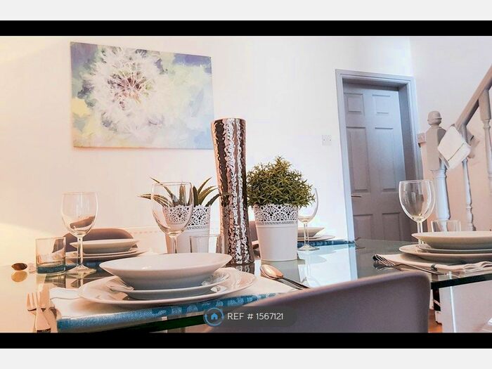 2 Bedroom Terraced House To Rent In Church Road, Bolton, BL1