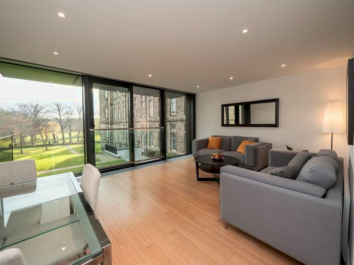 2 Bedroom Flat To Rent In Simpson Loan, Edinburgh, Midlothian, EH3