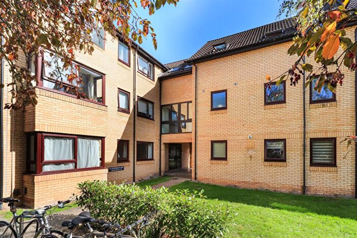 2 Bedroom Flat For Sale In St. Stephens Place, Cambridge, CB3