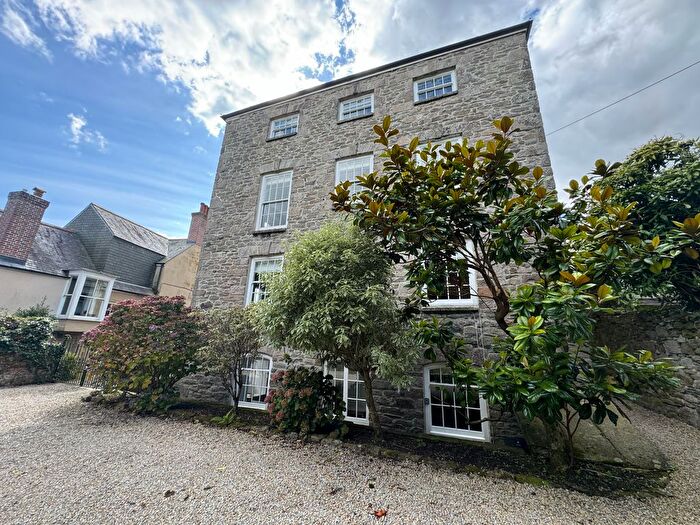 1 Bedroom Flat To Rent In The Square, Penryn, TR10