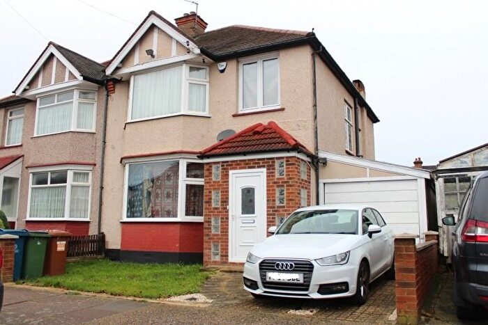 3 Bedroom Semi Detached House To Rent In Spencer Road, Harrow, HA3