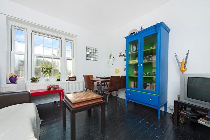 2 Bedroom Flat To Rent In Sherwin House, SE11