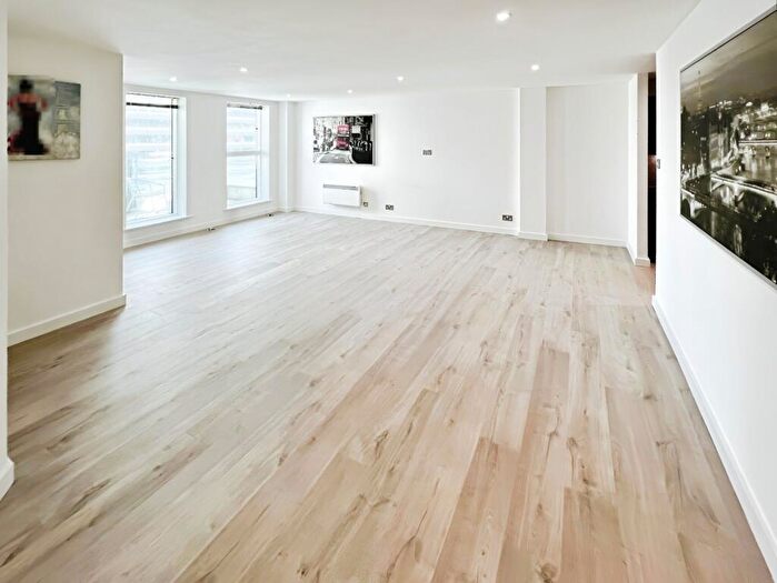 2 Bedroom Flat To Rent In Park House Apartments, Park Row, Leeds, West Yorkshire, LS1