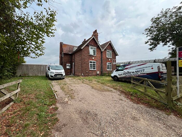 3 Bedroom Semi-Detached House To Rent In Fairholme Lane, Wawne, HU7