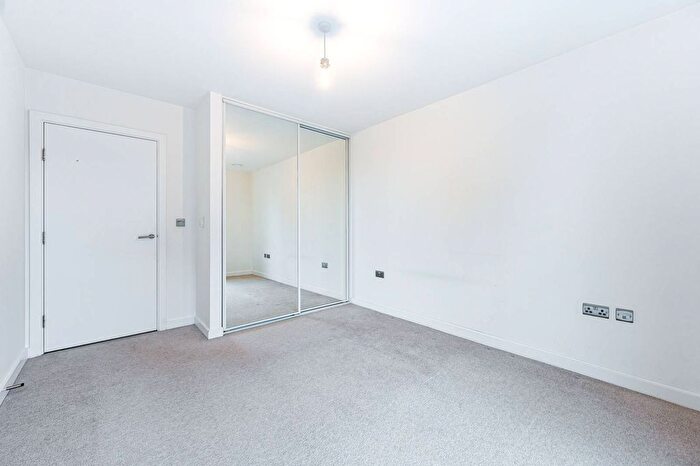 1 Bedroom Flat To Rent In Larkwood Avenue, Lewisham, London, SE10