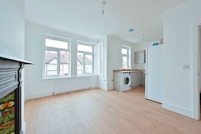 2 Bedroom Maisonette To Rent In Hamilton Road, Harrow, HA1