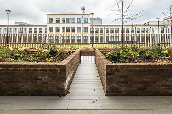 1 Bedroom Flat To Rent In Paragon Square, London, WC1X
