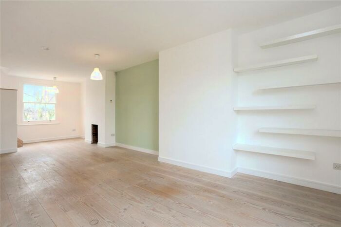 2 Bedroom Apartment To Rent In Lady Margaret Road, London, N19