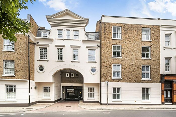 2 Bedroom Flat To Rent In West Street, Gravesend, DA11