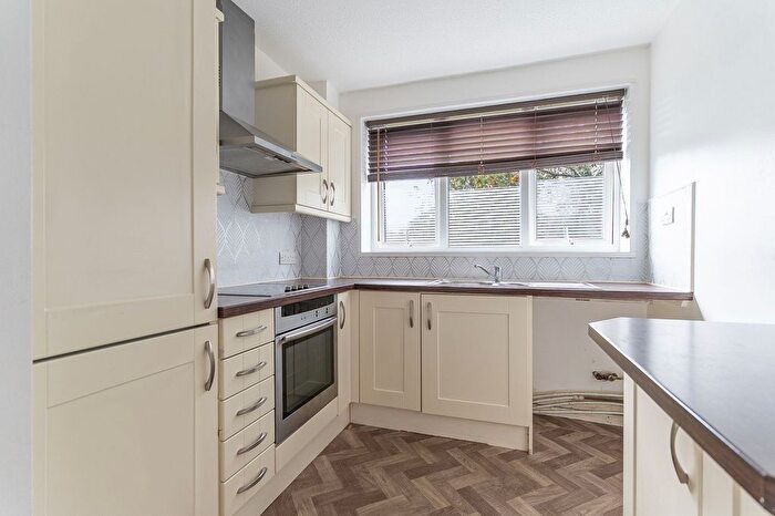 2 Bedroom Flat To Rent In Pyle Road, Cardiff, CF5