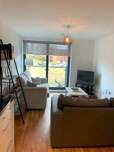 1 Bedroom Flat To Rent In Aire, Cross Green Lane, LS9