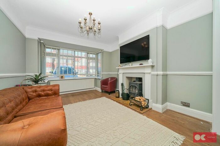 3 Bedroom End Of Terrace House To Rent In Highmead, London, SE18