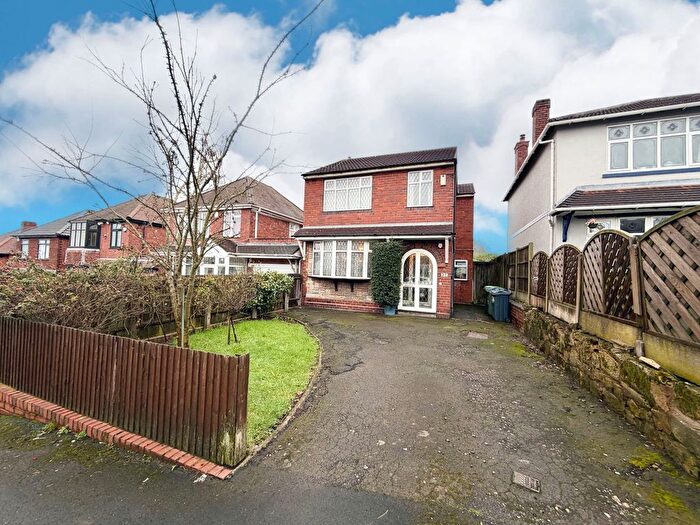 3 Bedroom Detached House For Sale In City Road, Tividale, Oldbury, B69