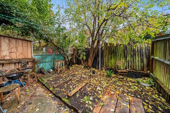 1 Bedroom Flat To Rent In Marmont Road Peckham, SE15