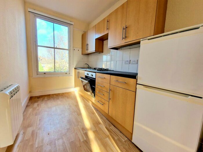 Flat To Rent In Rushmore Road, Clapton, E5