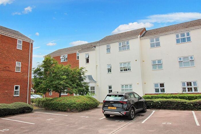 1 Bedroom Flat To Rent In Moorhen Court, Aylesbury, HP19
