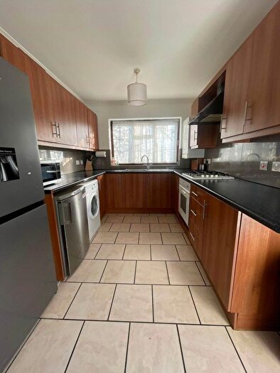 1 Bedroom Flat To Rent In Gainsborough Road, Hayes, UB4