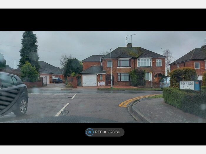 4 Bedroom Semi-Detached House To Rent In Dunstable, Dunstable, LU5